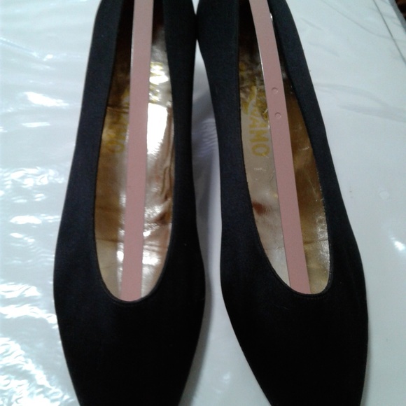 SALVATORE FERAGAMO - Picture 3 of 8